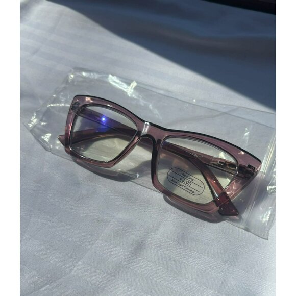Stylish Cat-Eye Reading Glasses – +3.00 Magnification with Blue Light Filtering - Picture 2 of 5